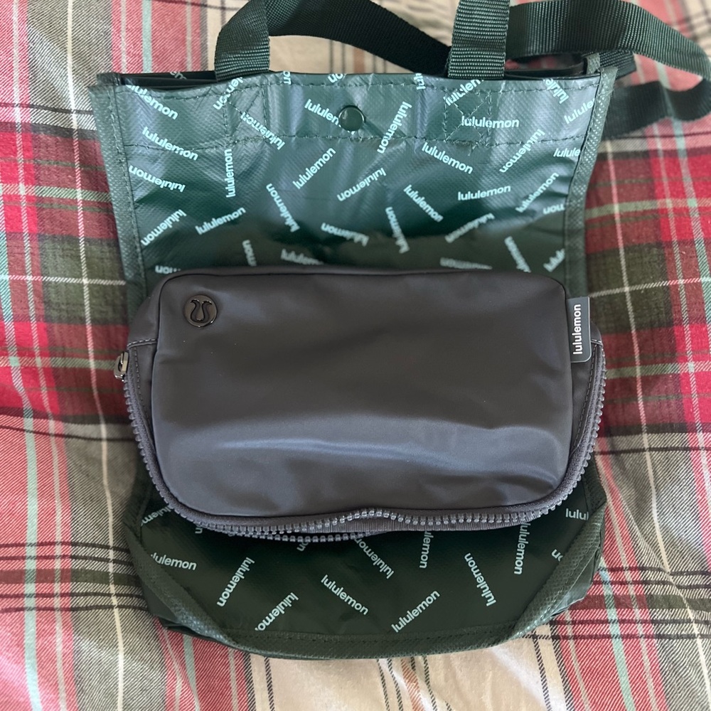 NWT Lululemon Everywhere belt bag 1L